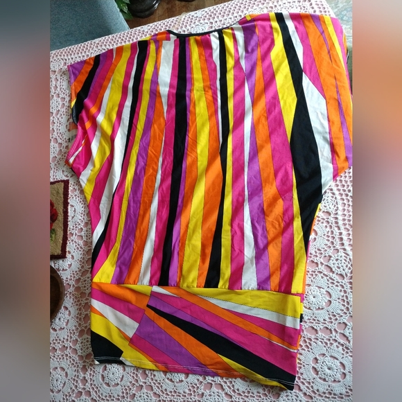 Trina turk top size M - Picture 3 of 4